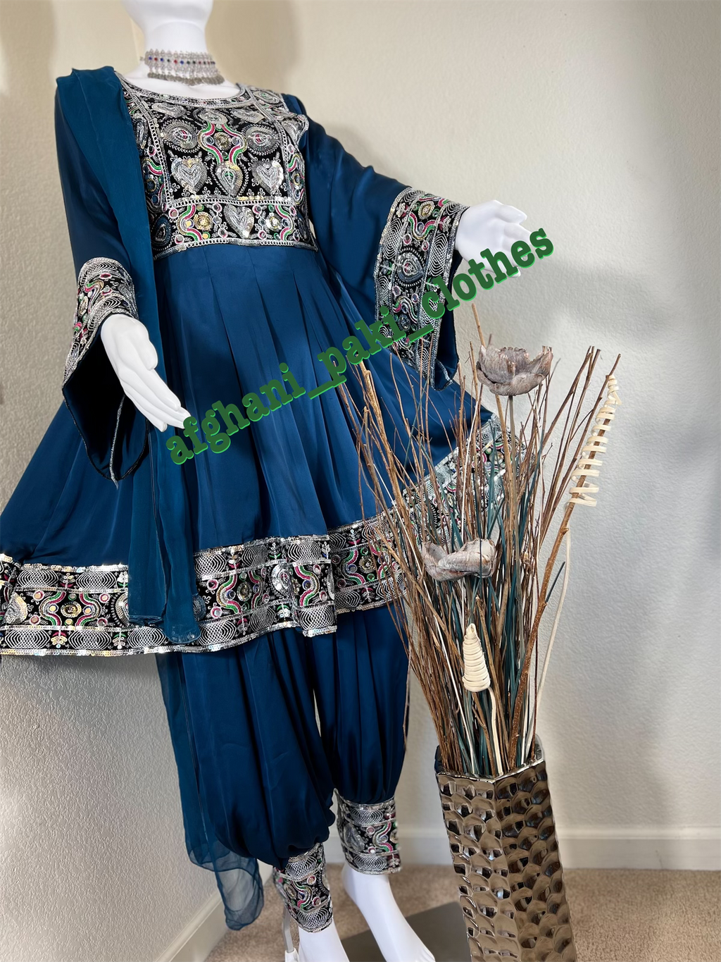 Knee length three piece Afghani clothes